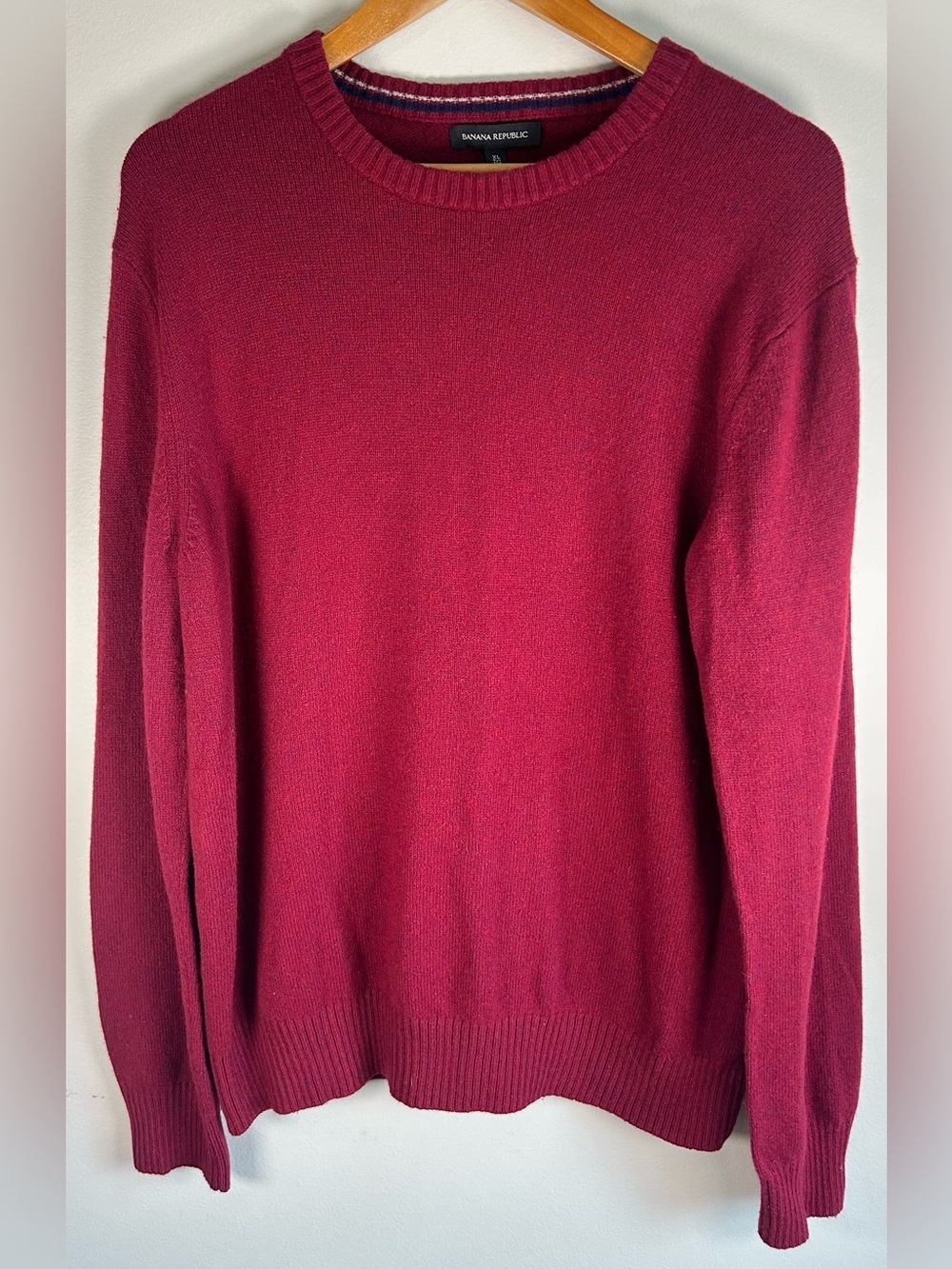 Banana Republic Men’s Crewneck Sweater XL Extra Fine Merino Wool Knit Red EUC